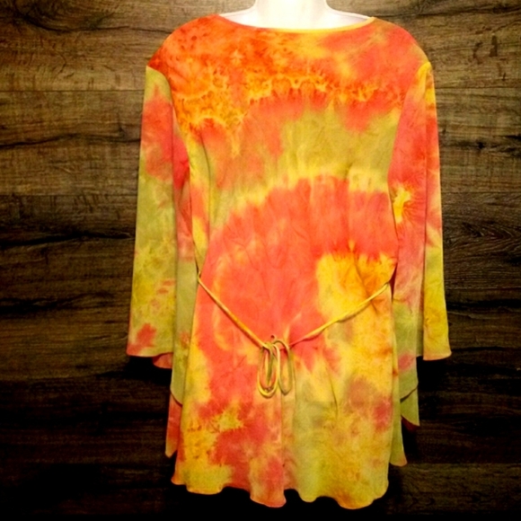 Studio C Top Size 18/20 Tie Dye Bell Sleeve - Picture 3 of 10